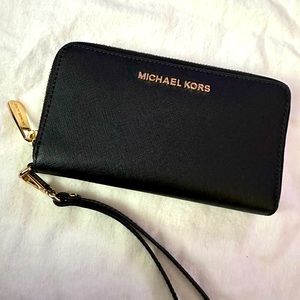 MICHAEL MICHAEL KORS | Leather Smartphone Wristlet